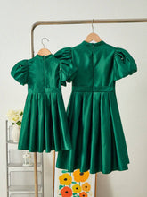 Young Girl Woven Plain Puff Sleeve Stand Collar Pearl Embellished Casual Midi Dress